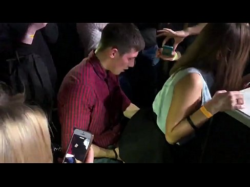 ❤️ Tinuod nga sekso sa usa ka nightclub sa Russia. Ang 18-anyos nga Ruso nga babaye sa anus ug puwerta nakighilawas sa usa ka nightclub ❤️❌ Lisud nga porn sa amon