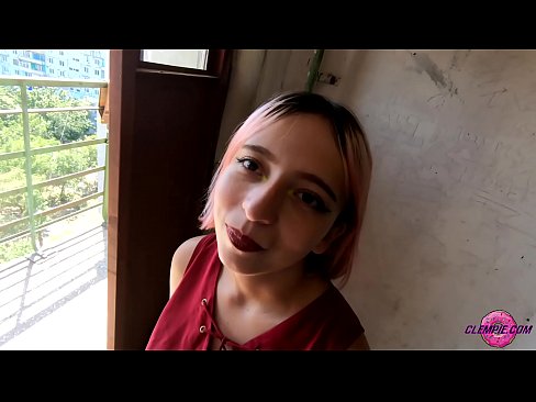 ❤️ Estudyante Sensual Nagsuso sa usa ka Estranghero sa Outback - Cum Sa Iyang Nawong ❤️❌ Lisud nga porn sa amon